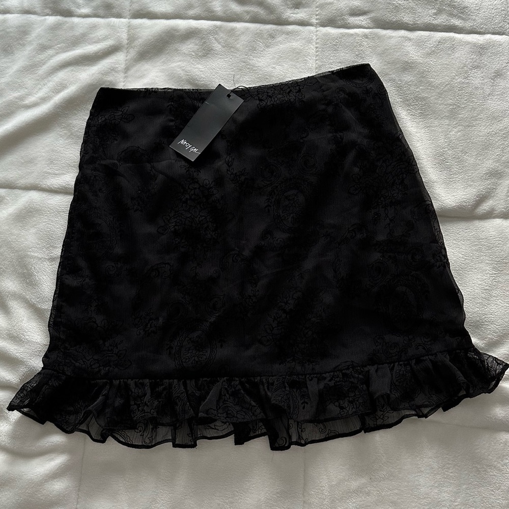 NWT Nasty Gal patterned ruffled mini skirt